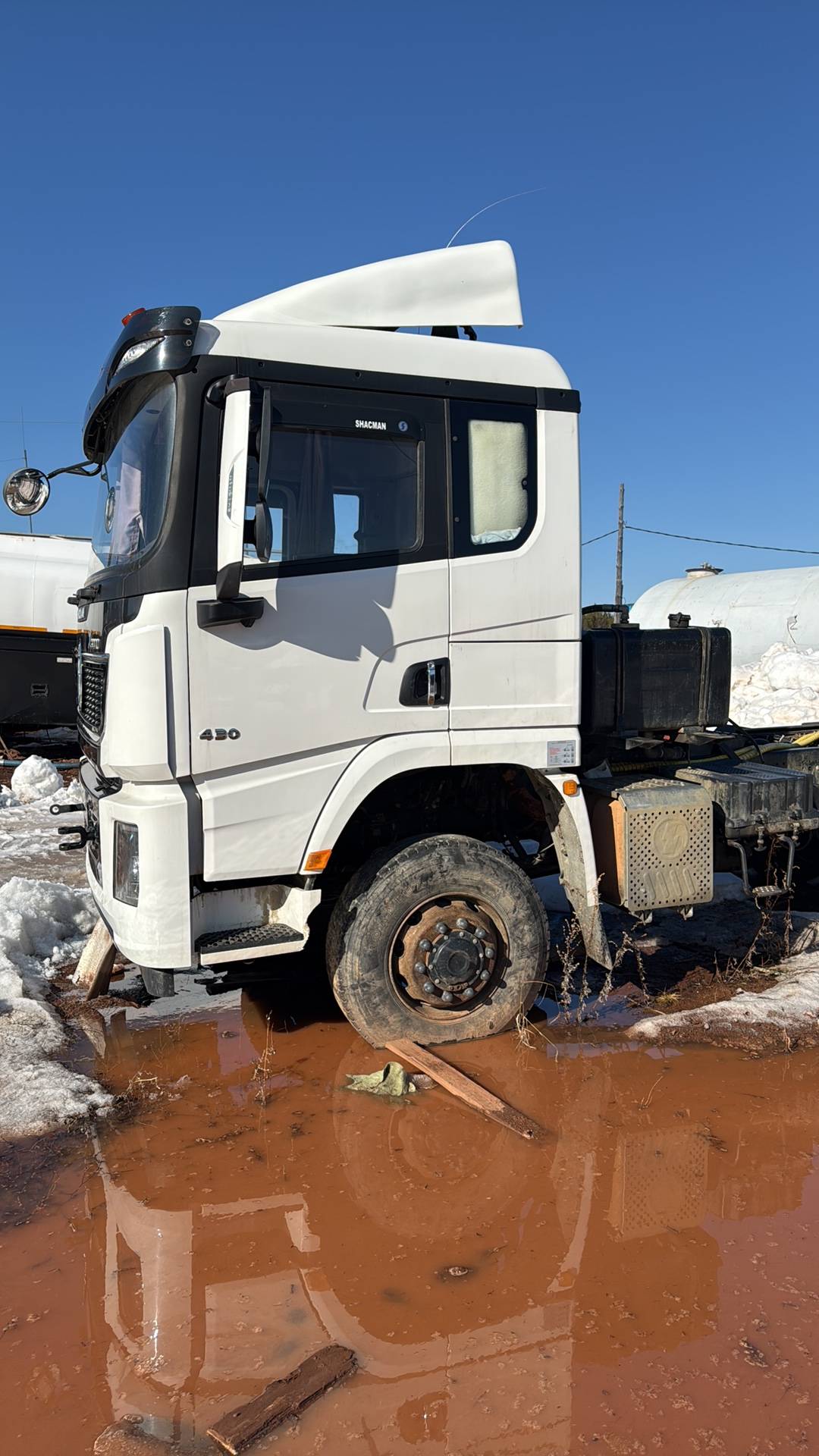 Shacman SX42586V385,  268 615 км, 2023 года