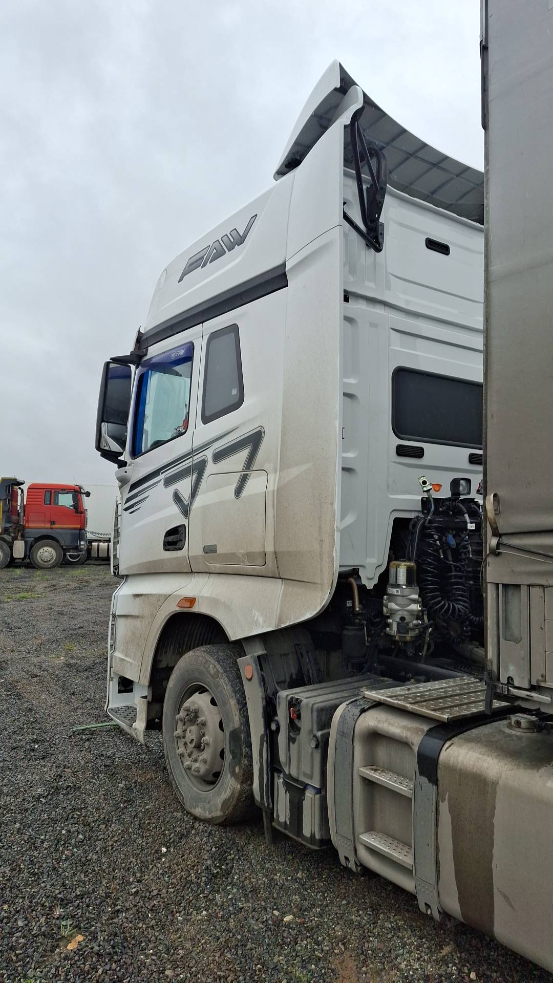 FAW CA4180P77K25E5 4x2,  246 627 км, 2023 года в лизинг