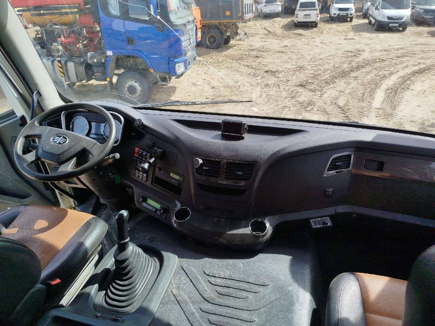 FAW CA3250P66K24L1TE5 6x6,  143 322 км, 2023 года в лизинг