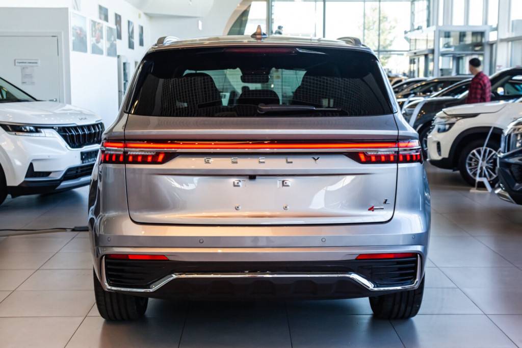 Geely Monjaro Flagship SE 2.0T (238 hp) 8AT 4WD