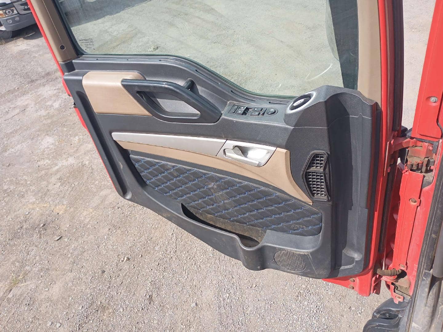 HOWO ZZ3256V384GE 6x4,  190 833 км, 2023 года в лизинг