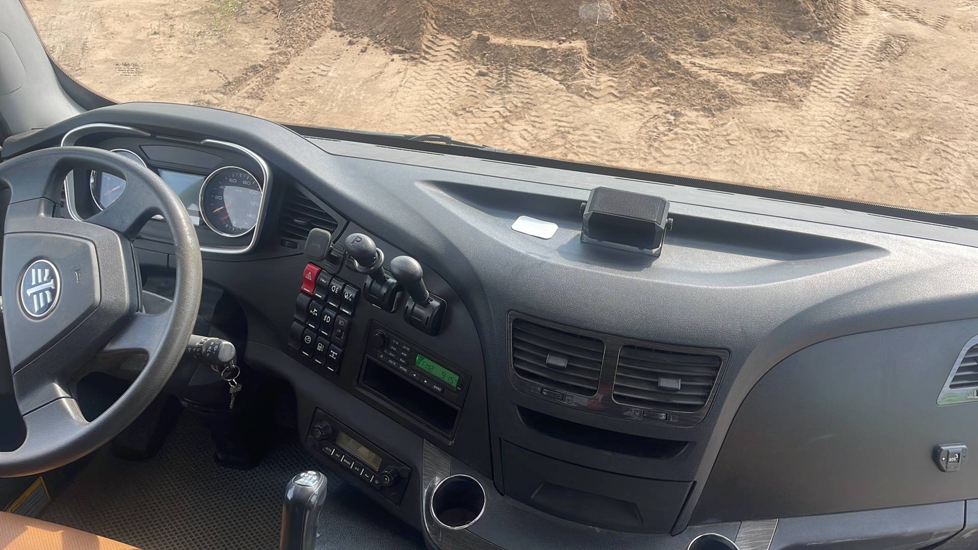 FAW CA3250P66K2T1E5  6х4,  19 078 км, 2023 года в лизинг