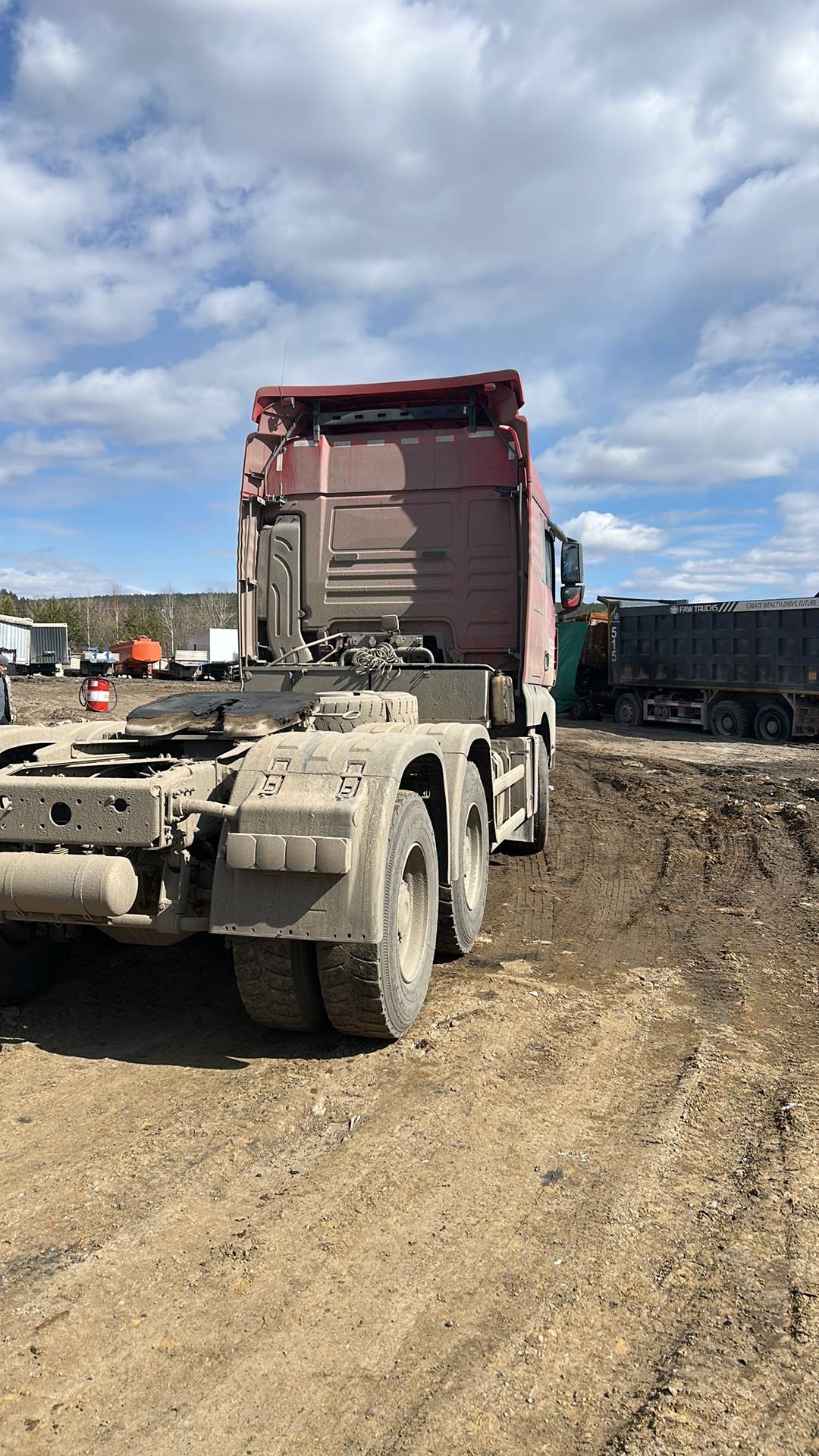 Sitrak С7Н 6×4 ZZ4256V364HE,  204 576 км, 2023 года в лизинг