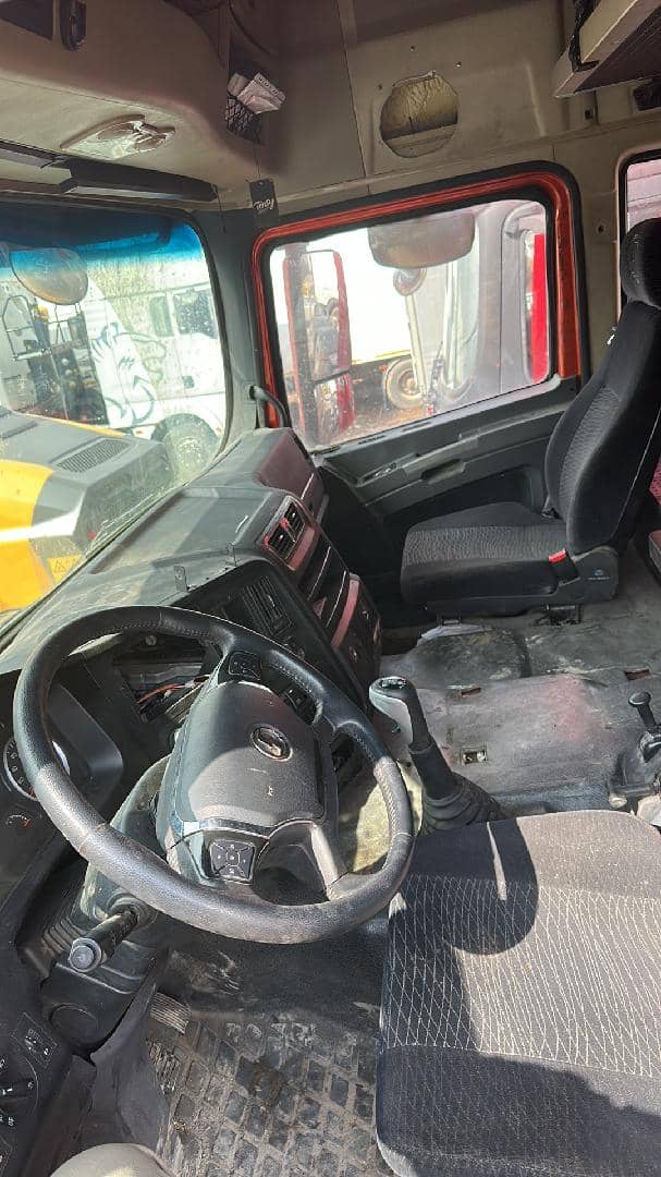 Shacman SX42584V324,  271 000 км, 2022 года в лизинг