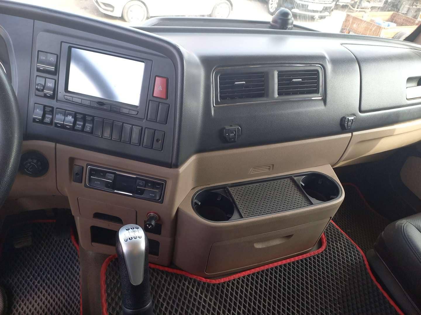 HOWO ZZ3317V386GE1 8х4,  162 707 км, 2024 года в лизинг