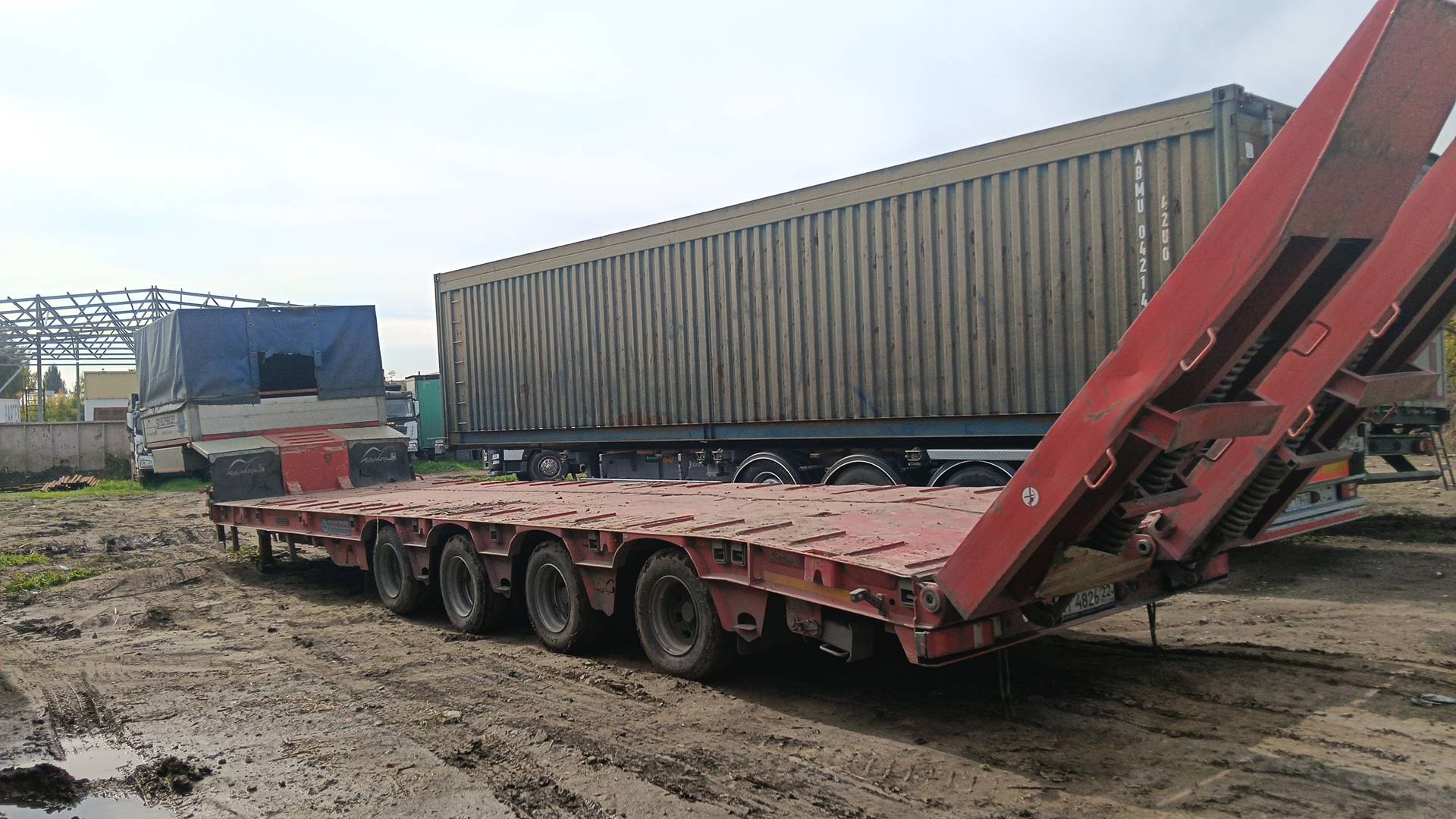 Компания СпецПрицеп Тяжеловоз низкорамный 9942L4