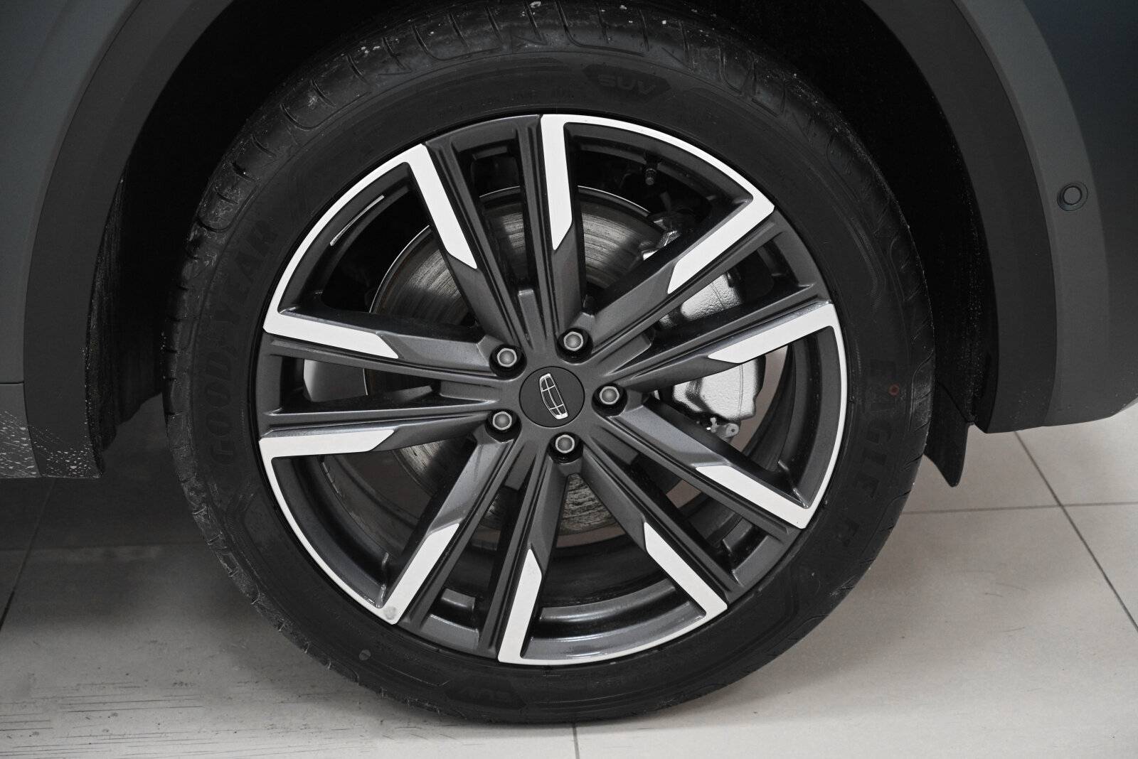Geely Monjaro Exclusive 2.0T (238 hp) 8AT 4WD