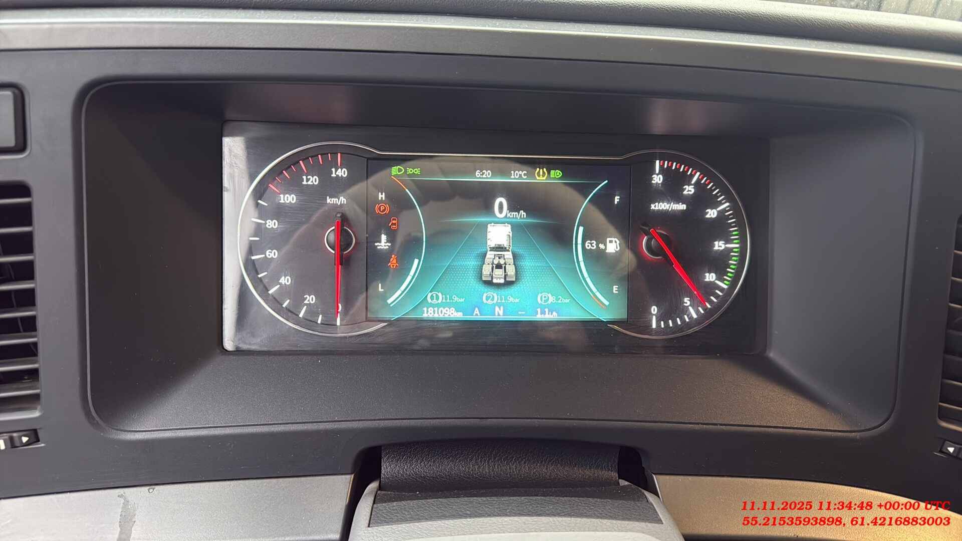 DongFeng GX DFH4180 4x2,  181 098 км, 2023 года в лизинг