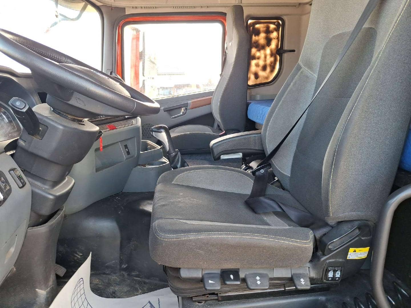 Shacman SX33186V366,  181 760 км, 2024 года в лизинг