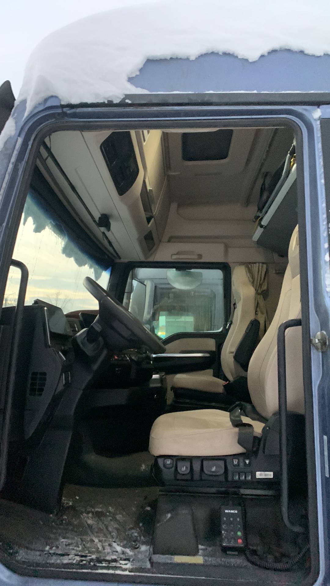 Sitrak C7H 4x2 ZZ4186V361HE,  504 032 км, 2023 года в лизинг