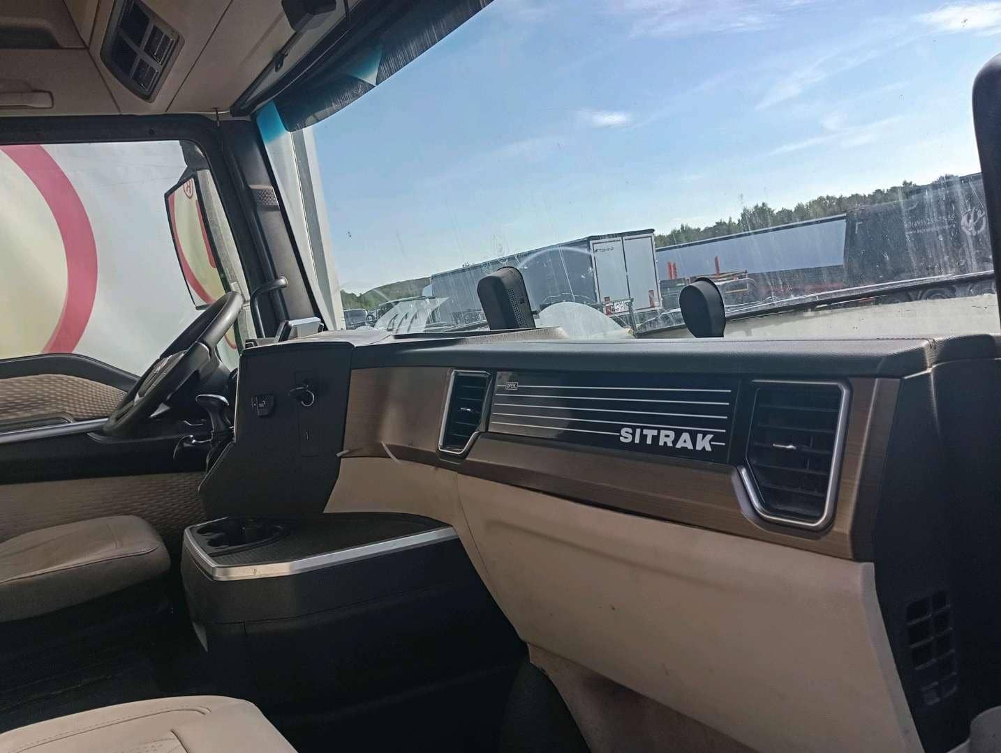 Sitrak C7H MAX ZZ4186V391HE,  240 000 км, 2023 года в лизинг