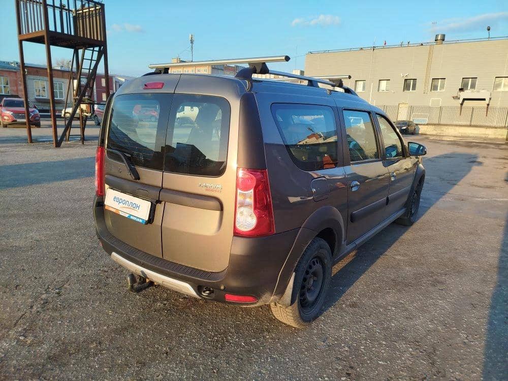 Lada Largus Кросс,  100 840 км, 2022 года в лизинг