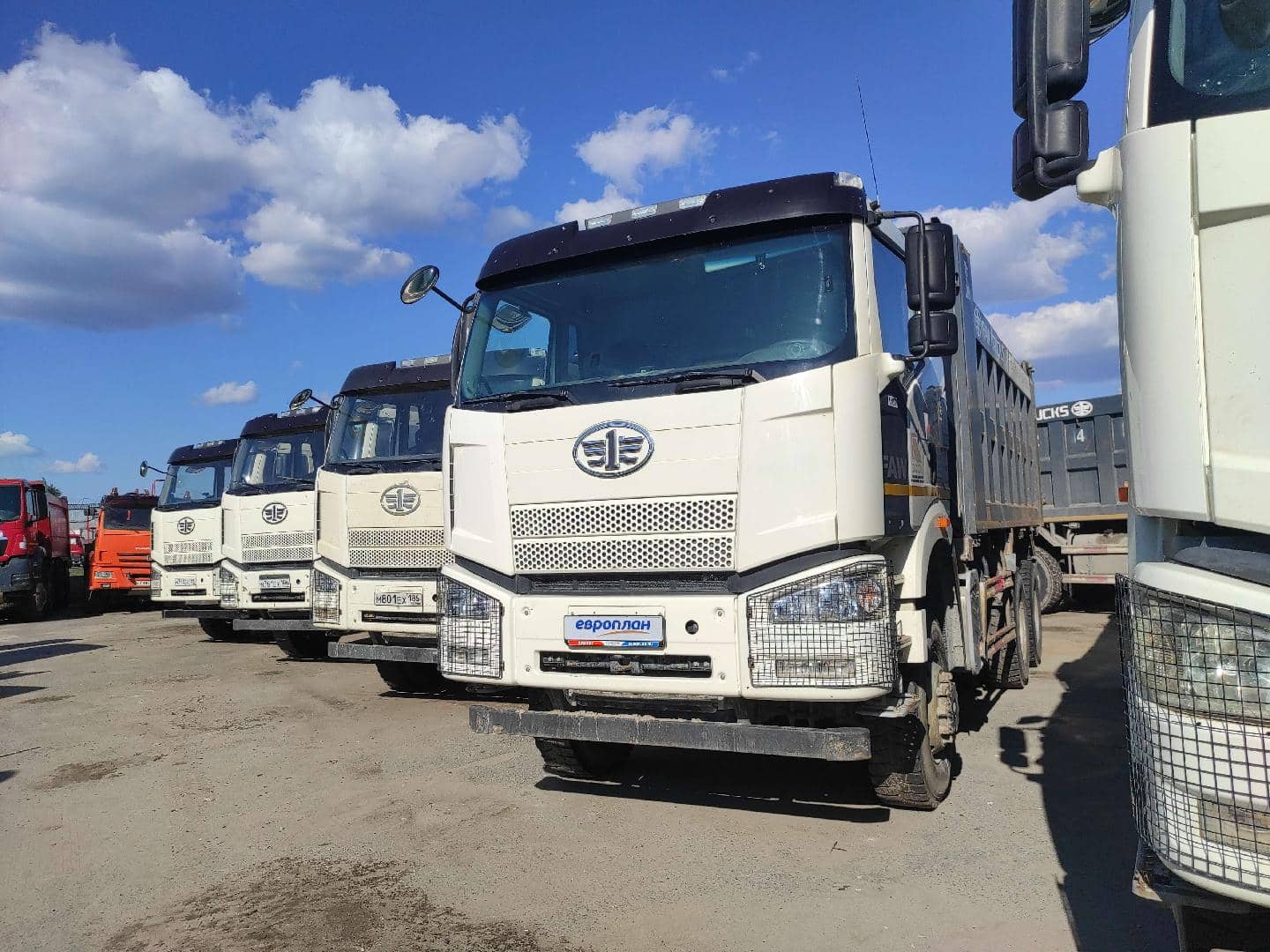 FAW CA3250P66K24L1TE5 6x6,  113 645 км, 2023 года в лизинг