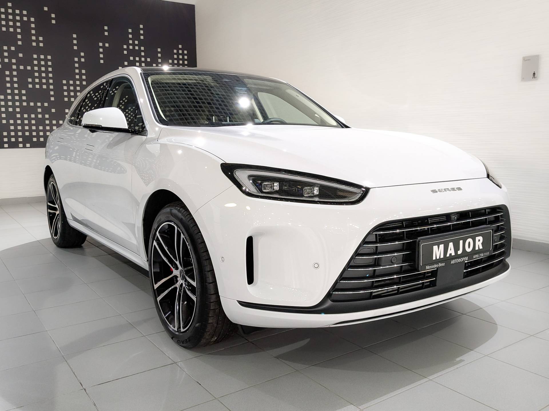 Seres M5 Premium 1.5hyb AT 4WD