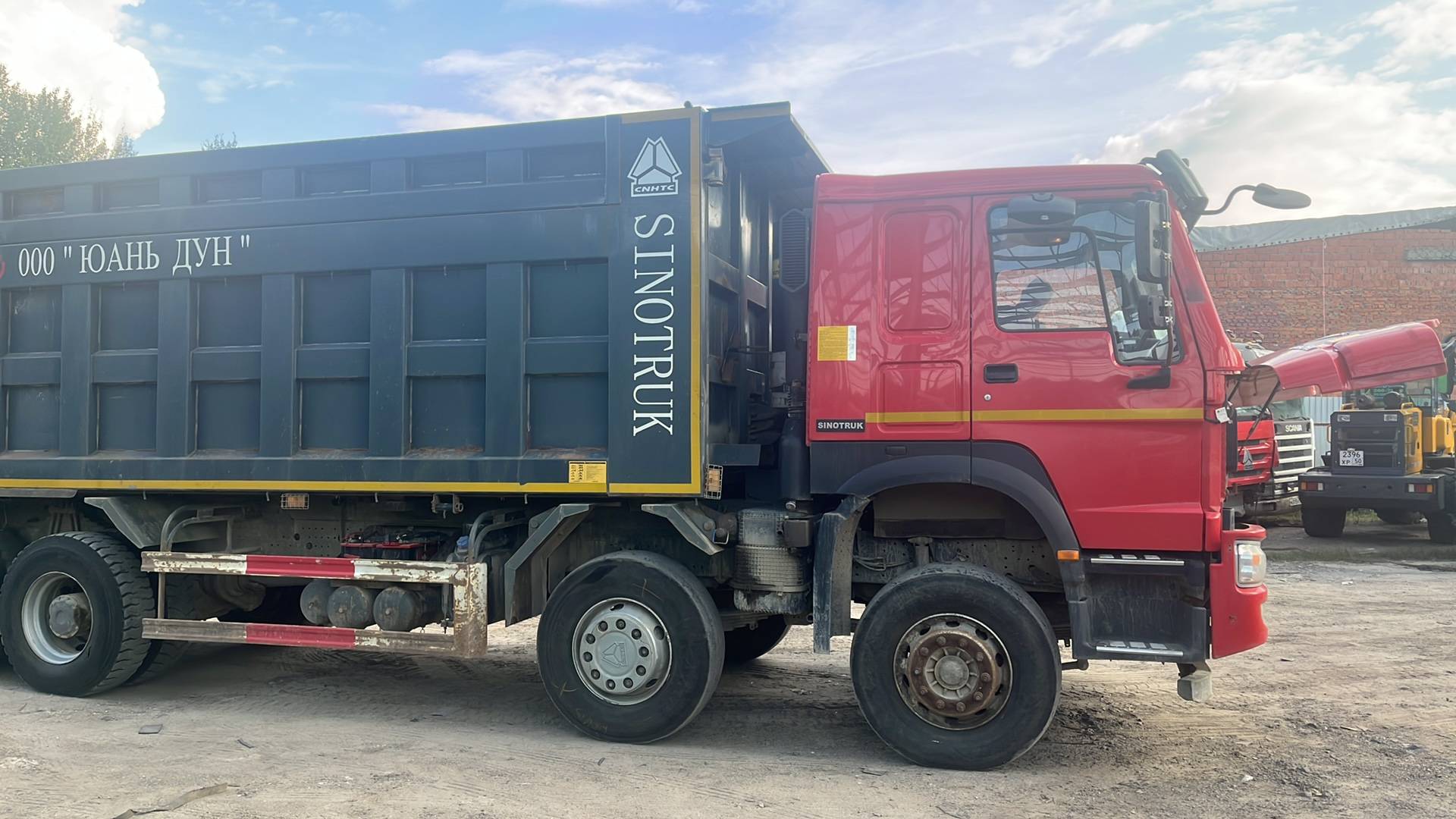 HOWO ZZ3407S3867Е 8х4,  159 453 км, 2022 года в лизинг