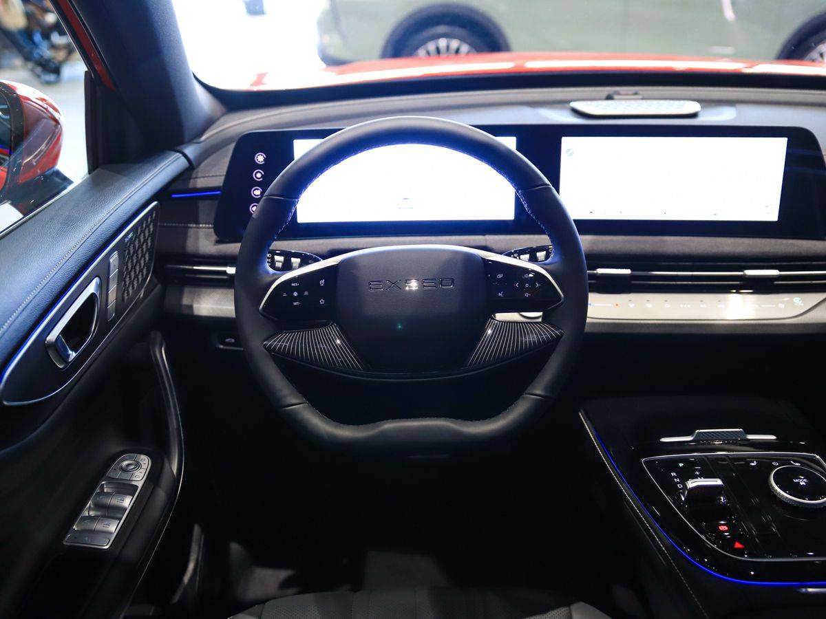 EXEED LX Premium 1.6T 7DCT 4WD