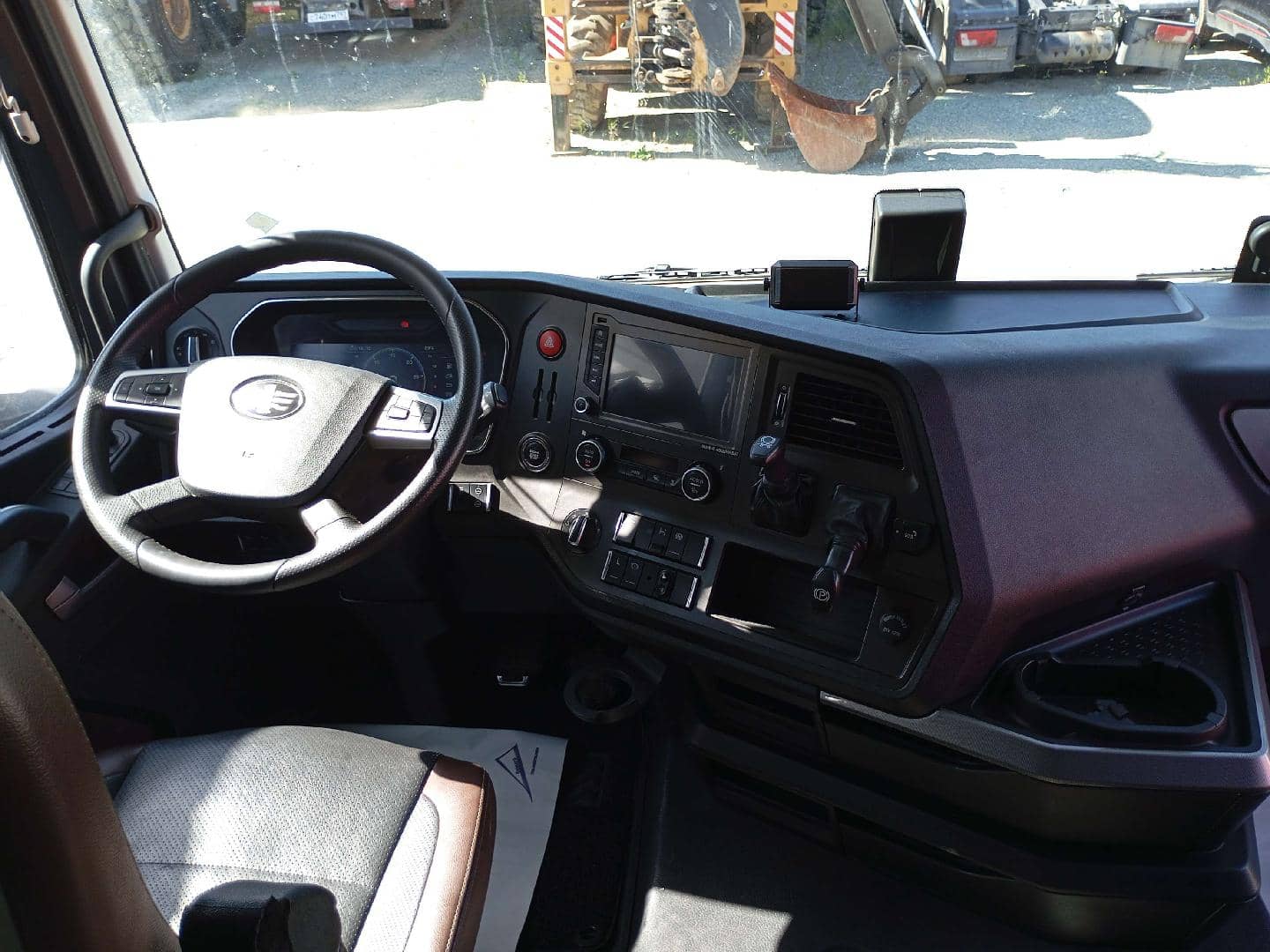 FAW CA4180P77K25E5 4x2,  220 039 км, 2023 года в лизинг