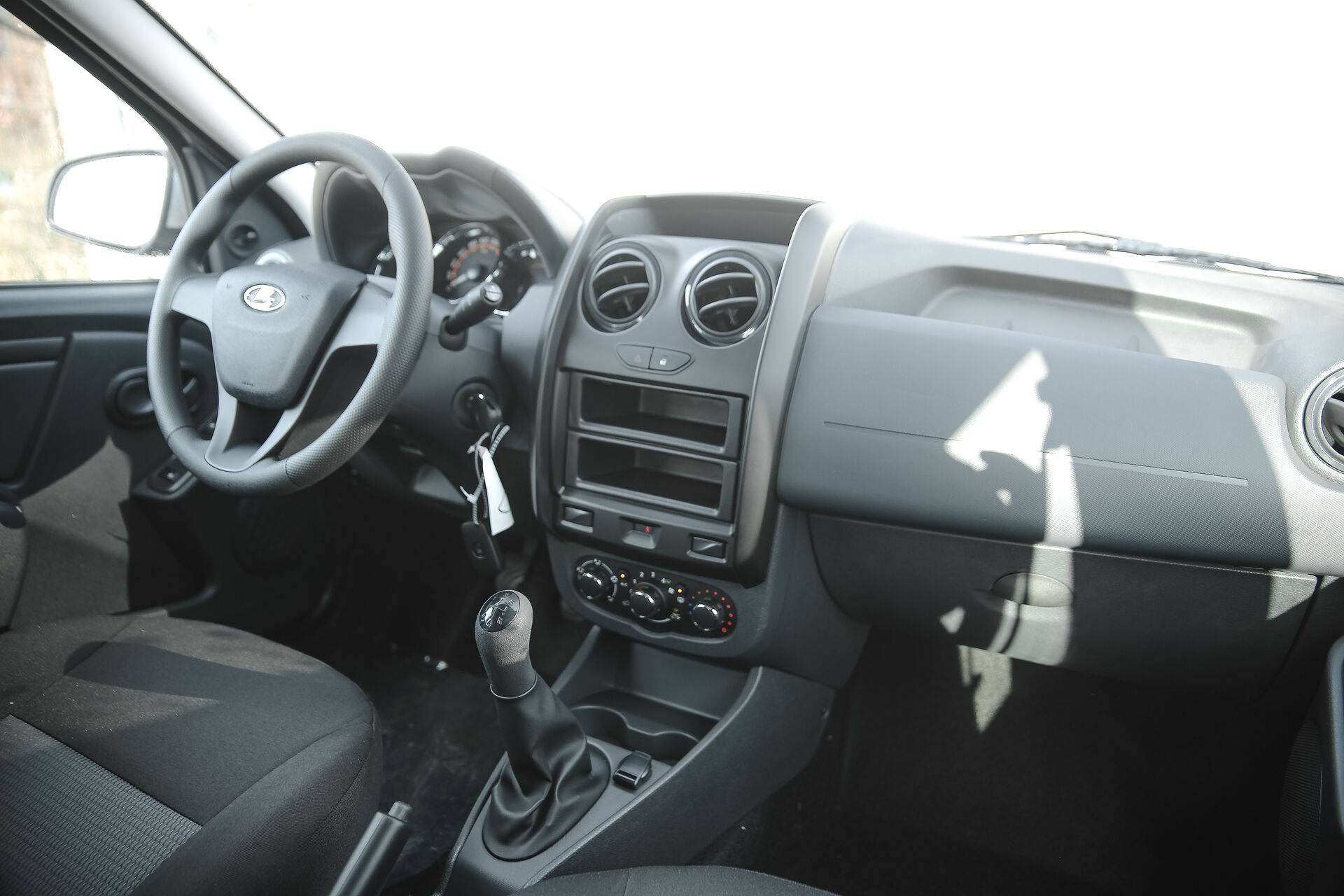 Lada Largus фургон Classic 1.6 90hp 5MT
