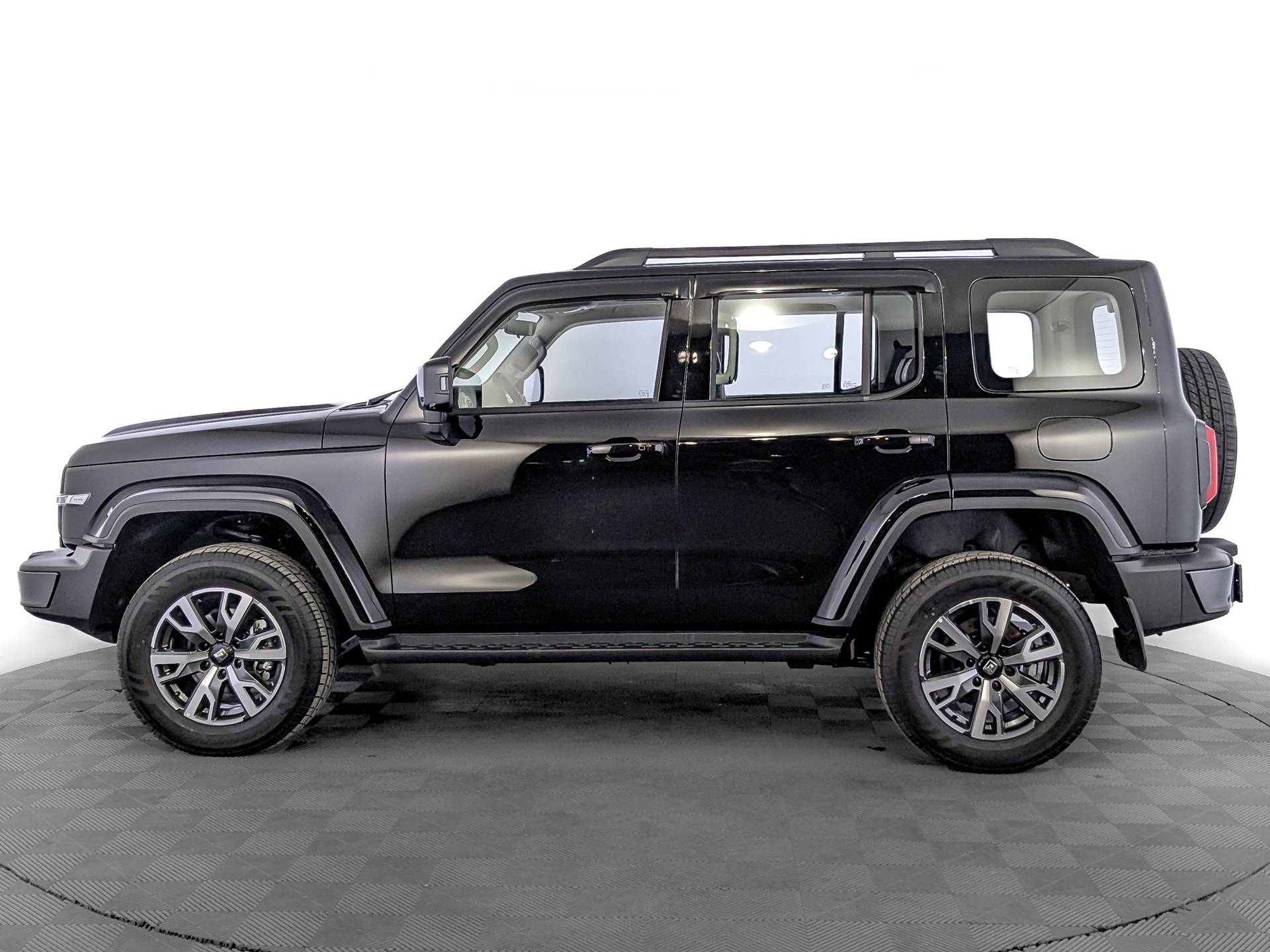 Tank 300 City Adventure 2.0 8AT 4WD