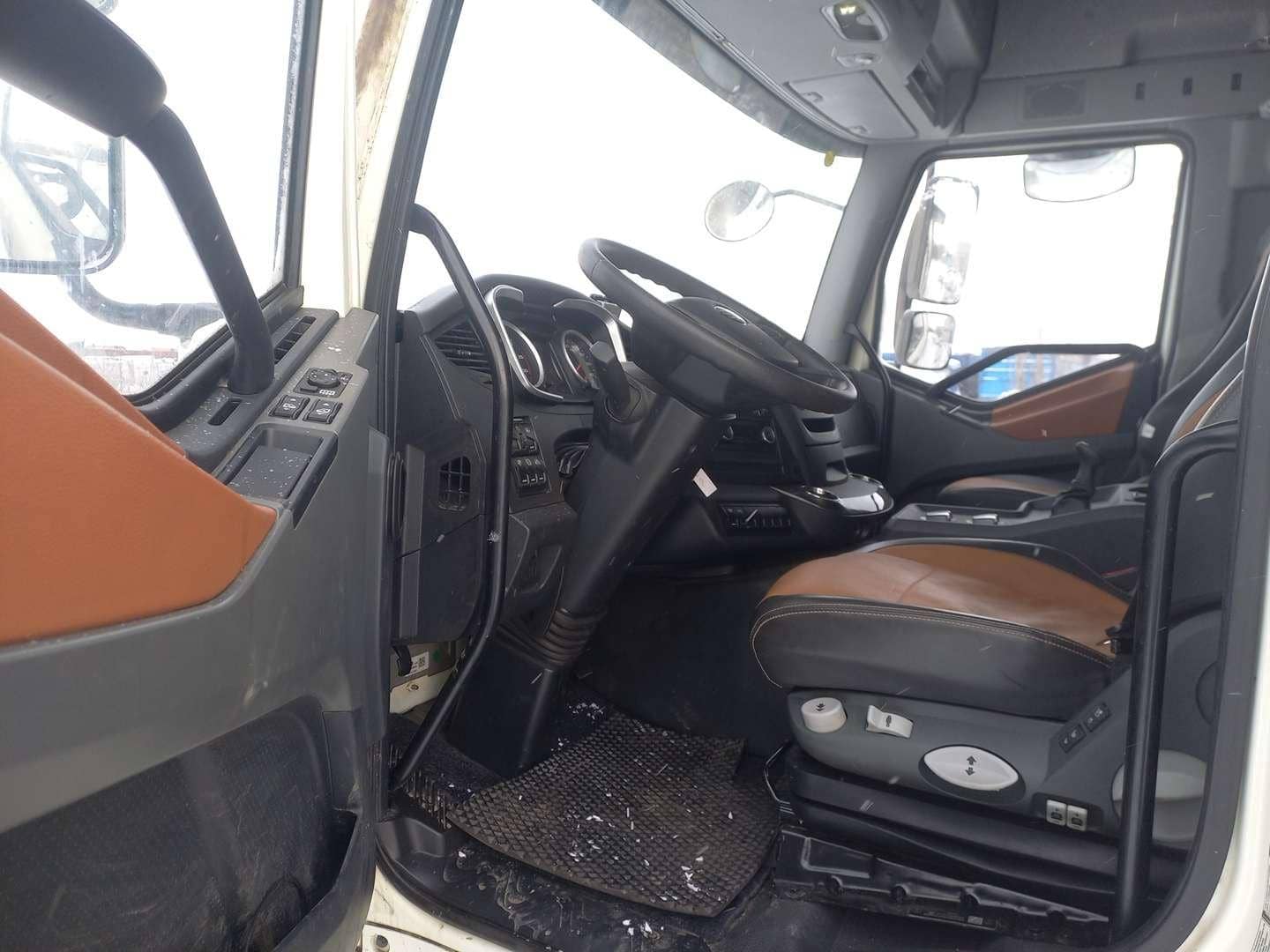 FAW CA4180P66K25E5 4x2,  153 083 км, 2023 года в лизинг