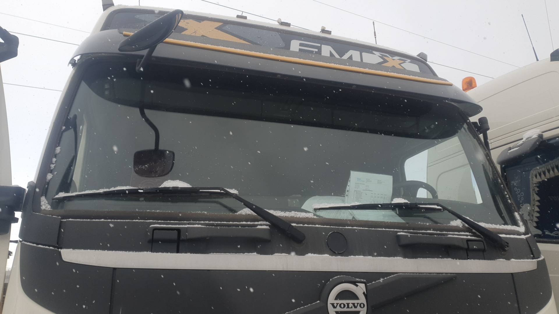 Volvo FMX 460 6x6 (FMX Globetrotter),  300 000 км, 2017 года в лизинг