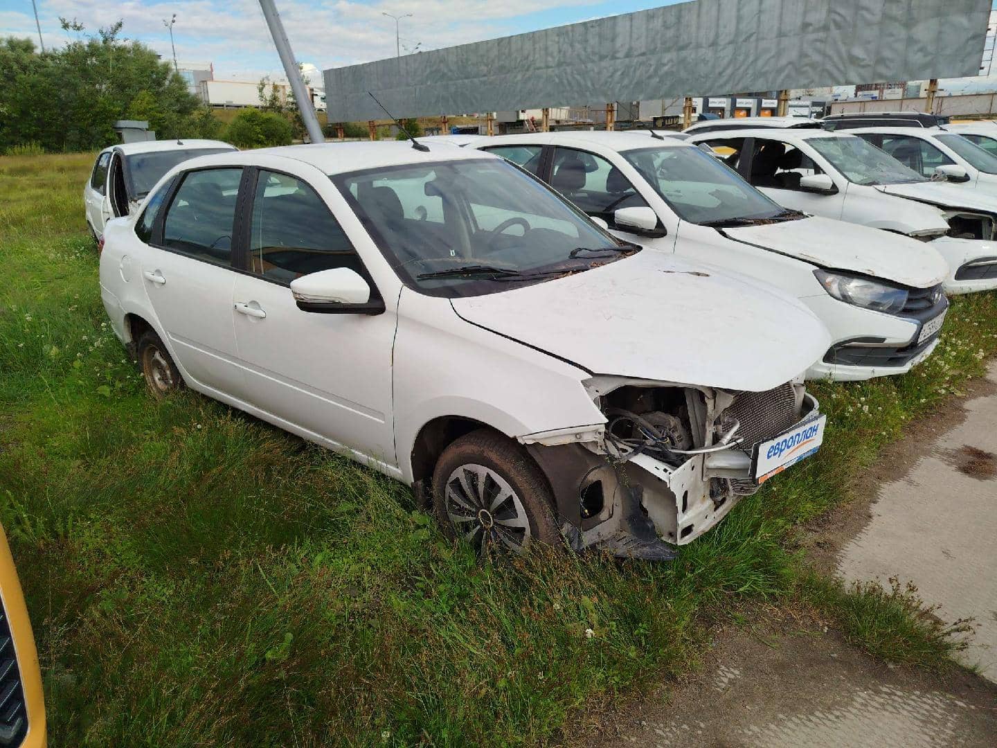 Lada Granta седан,  124 303 км, 2023 года в лизинг