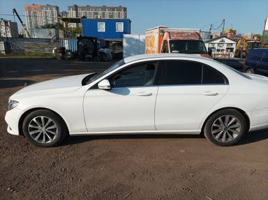 Mercedes-Benz E седан