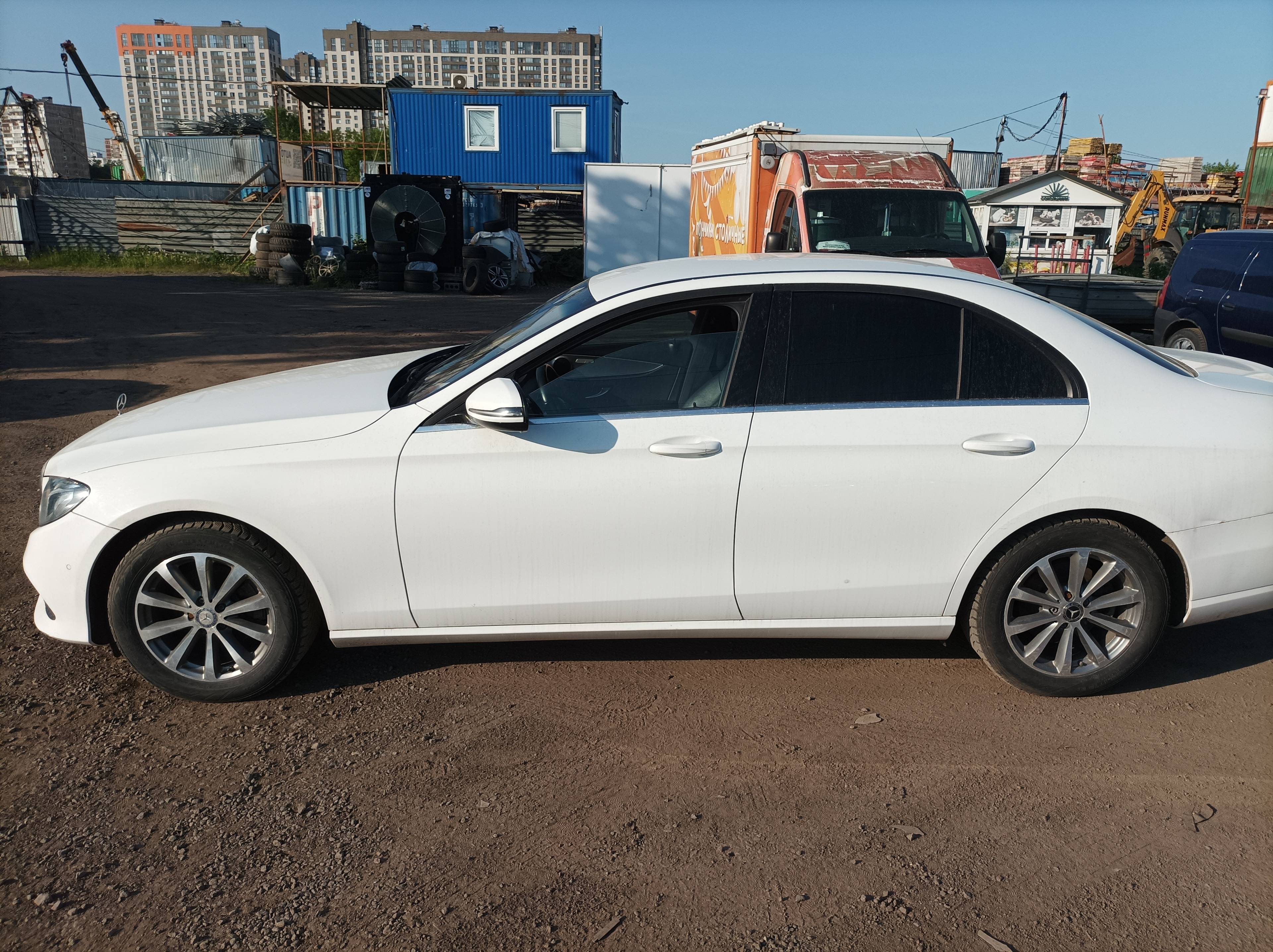 Mercedes-Benz E седан,  216 386 км, 2018 года в лизинг