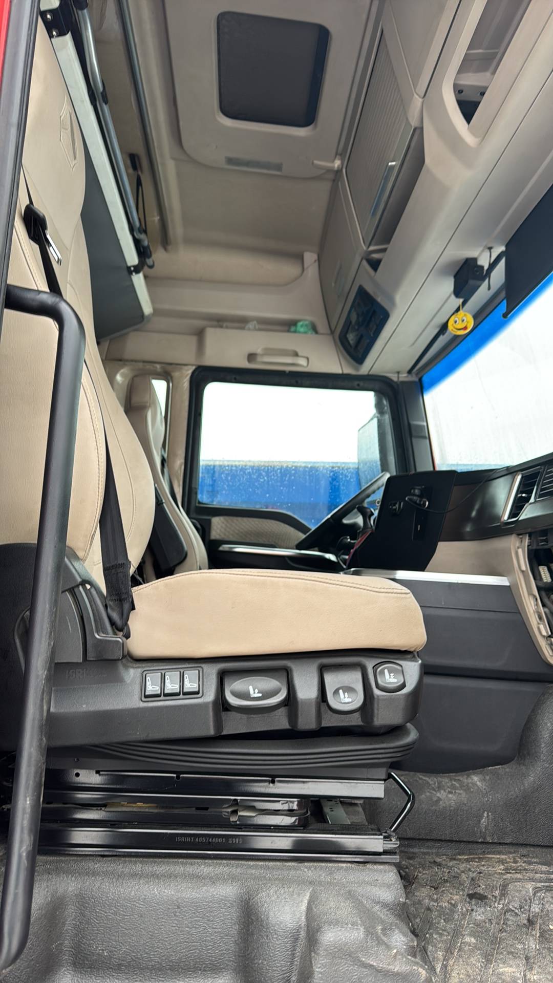 Sitrak C7H 4x2 ZZ4186V361HE,  594 161 км, 2023 года в лизинг