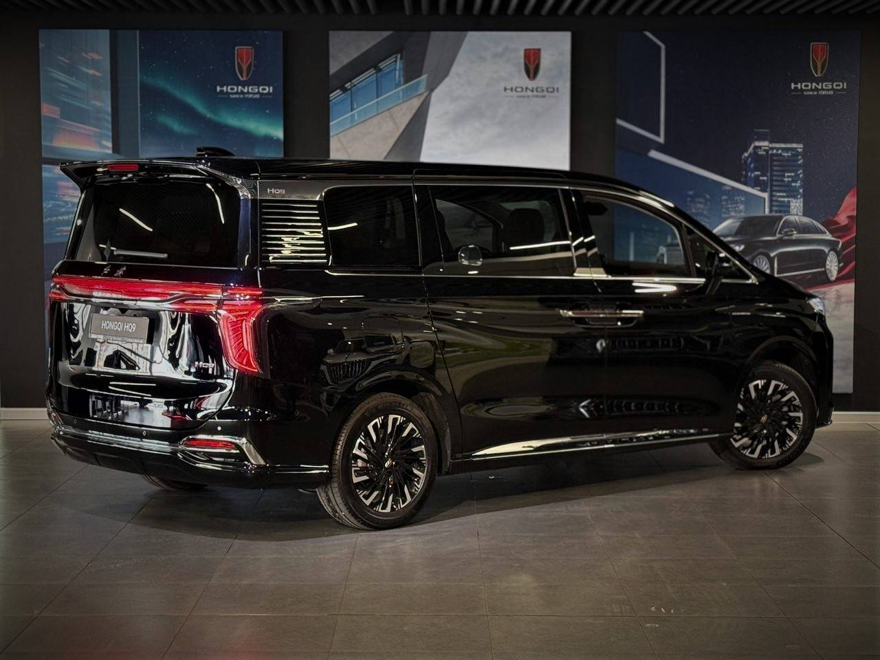 Hongqi HQ9 2.0T Deluxe