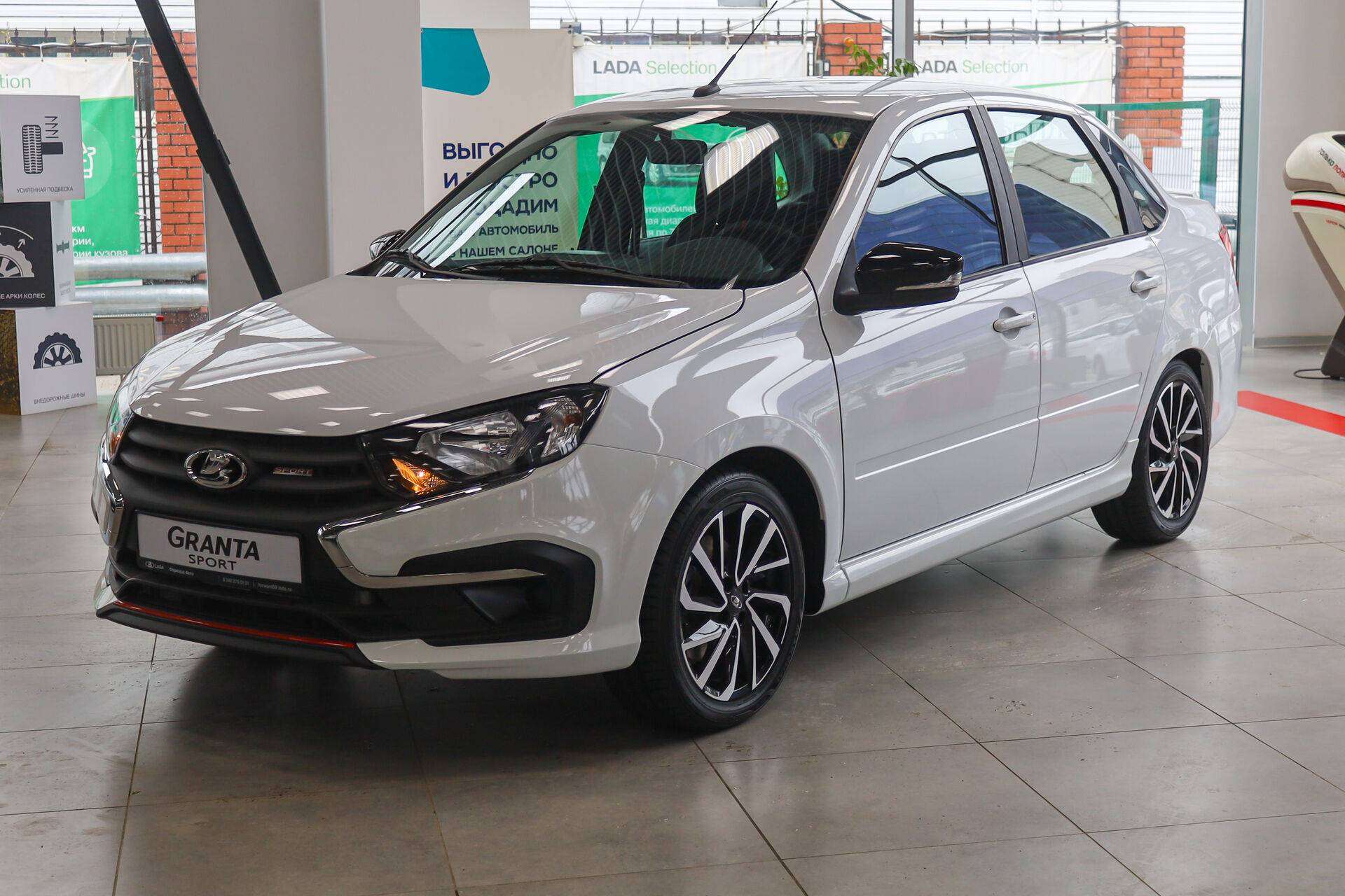 Lada Granta Sportline седан Comfort 24 1.6 106hp 5MT
