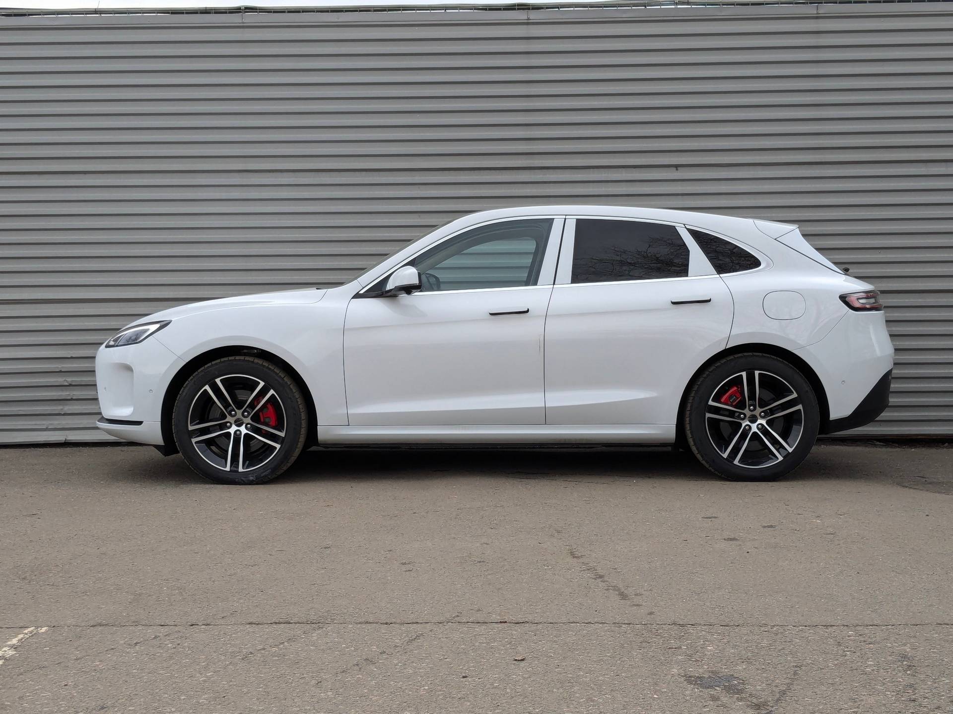 Seres M5 Premium 1.5hyb AT 4WD