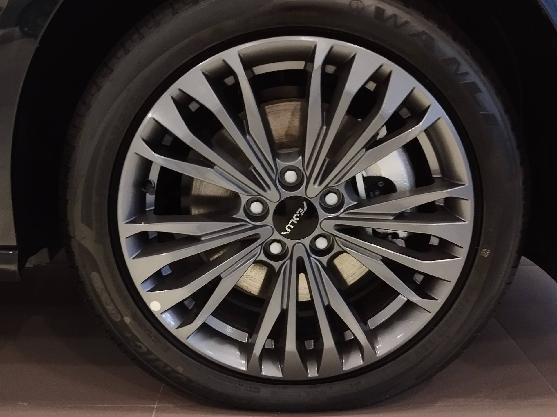 DongFeng Shine Max Luxury 1.5T DCT