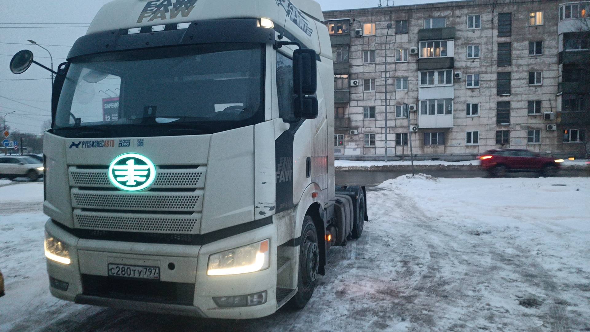 FAW CA4180P66K25E5 4x2,  149 594 км, 2023 года в лизинг