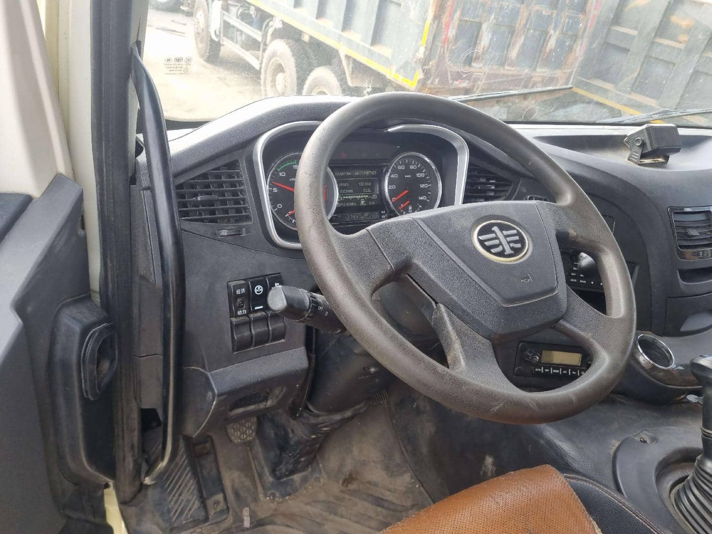 FAW CA3250P66K24L1TE5 6x6,  137 447 км, 2023 года в лизинг