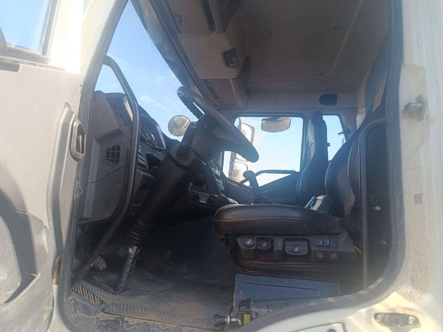 FAW CA3250P66K24L1TE5 6x6,  159 423 км, 2023 года в лизинг