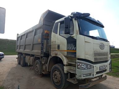 FAW CA3310P66K24T4E5 8х4 специализированный для работы c acфaльтoуклaдчиком