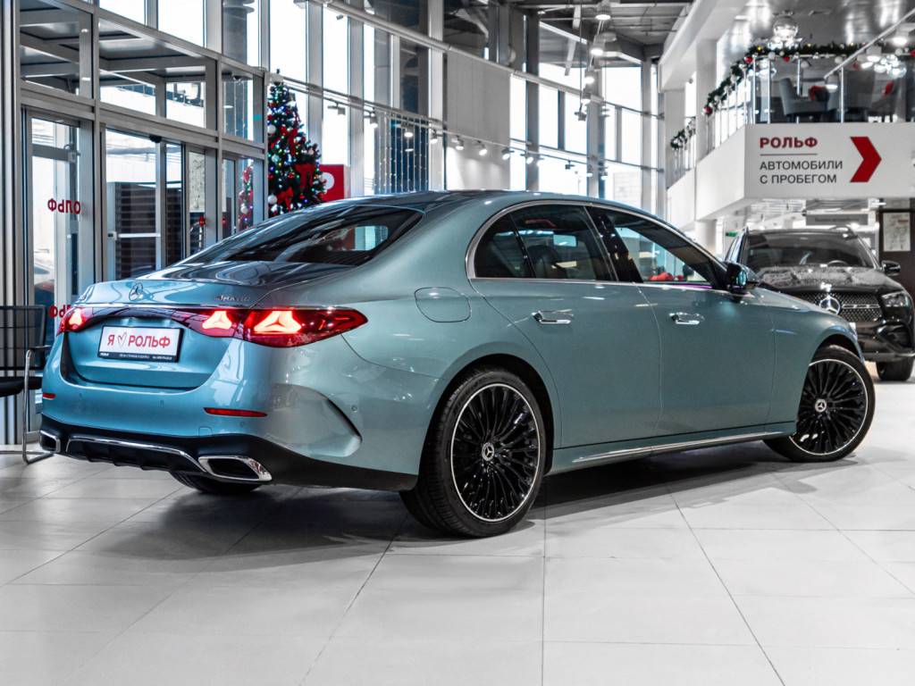 Mercedes-Benz E седан 300 4MATIC AMG Line