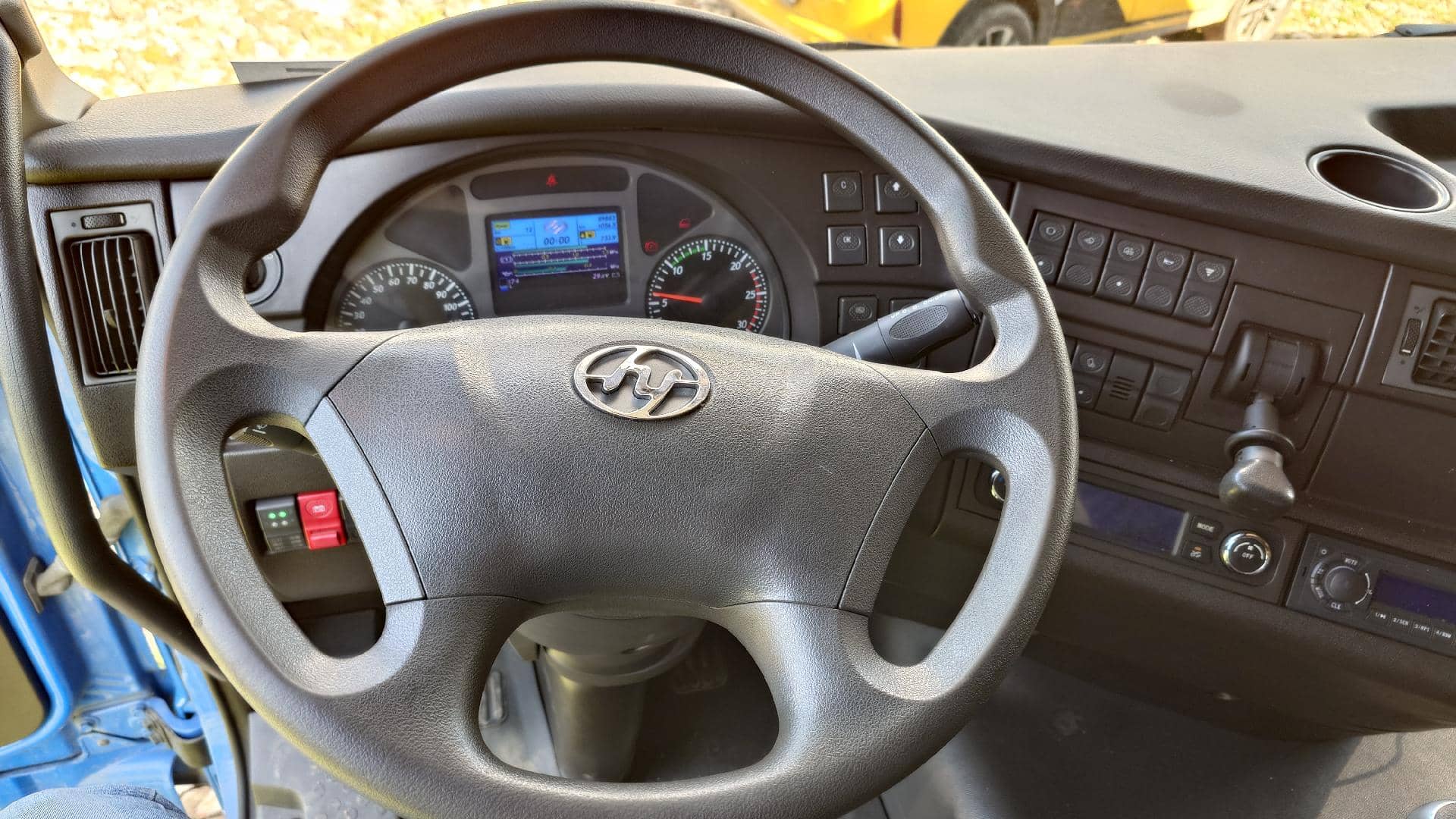HONGYAN CQ4187HD12381T LNG,  89 883 км, 2023 года в лизинг