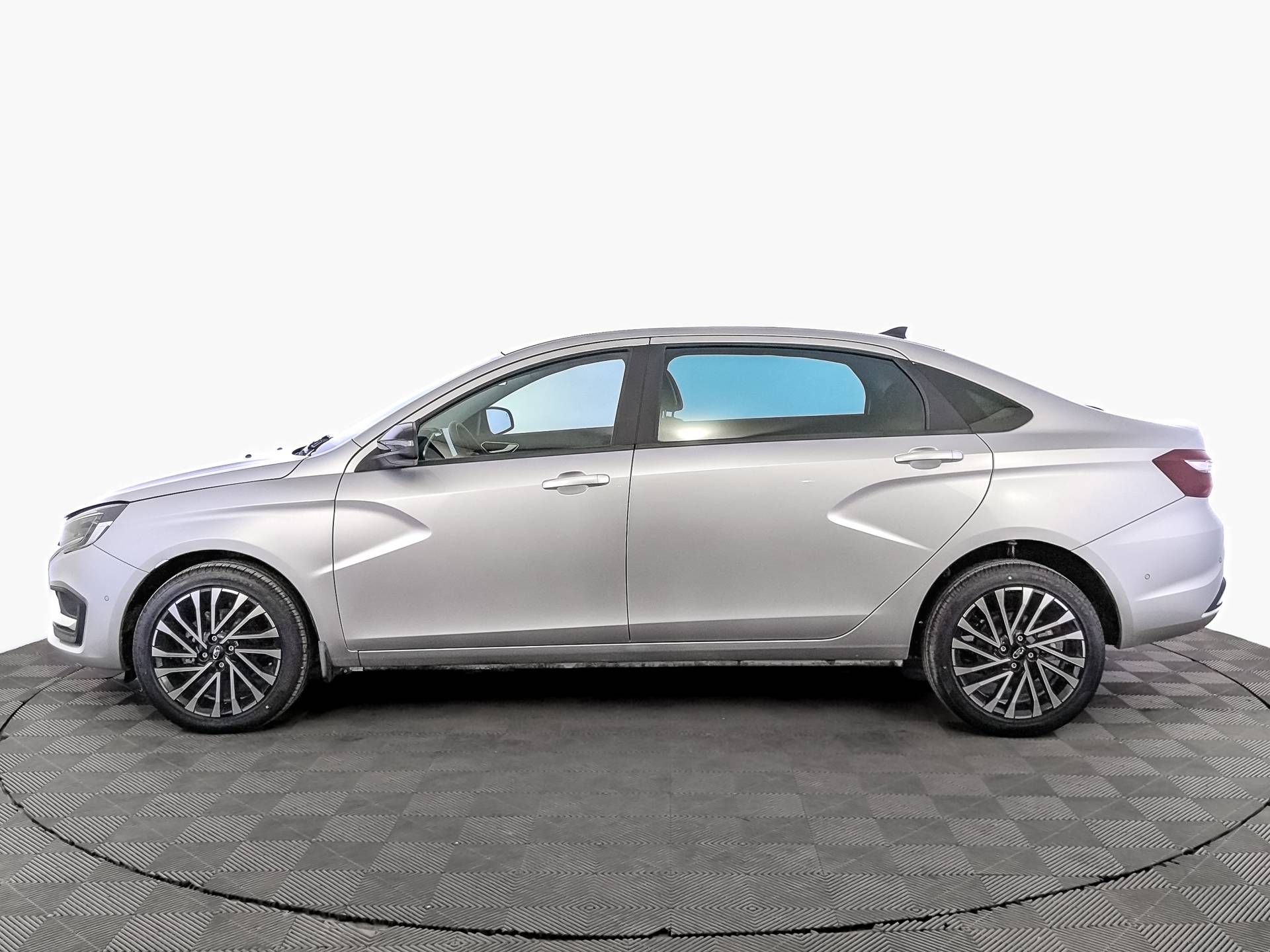 Lada Aura 1.8 CVT 2WD Status