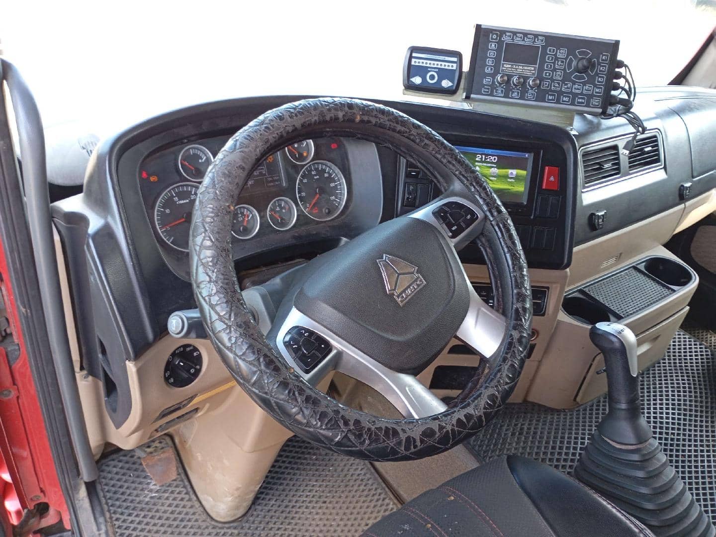 HOWO ZZ3256V384GE 6x4,  140 615 км, 2023 года в лизинг