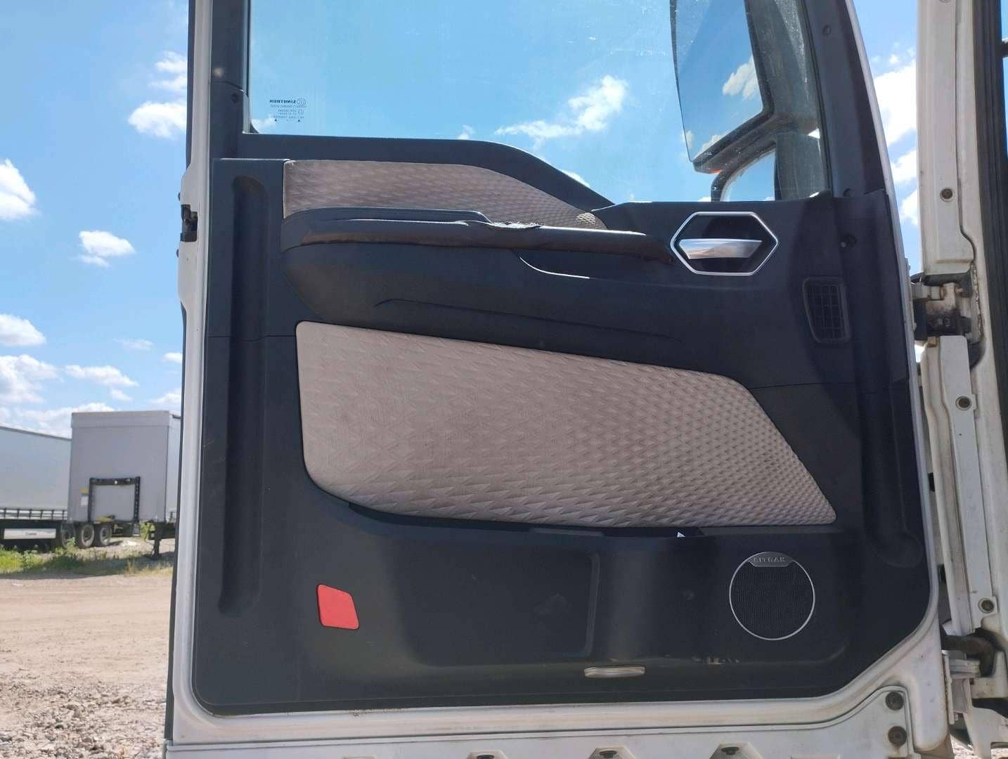 Sitrak C7H MAX ZZ4186V391HE,  600 000 км, 2023 года в лизинг