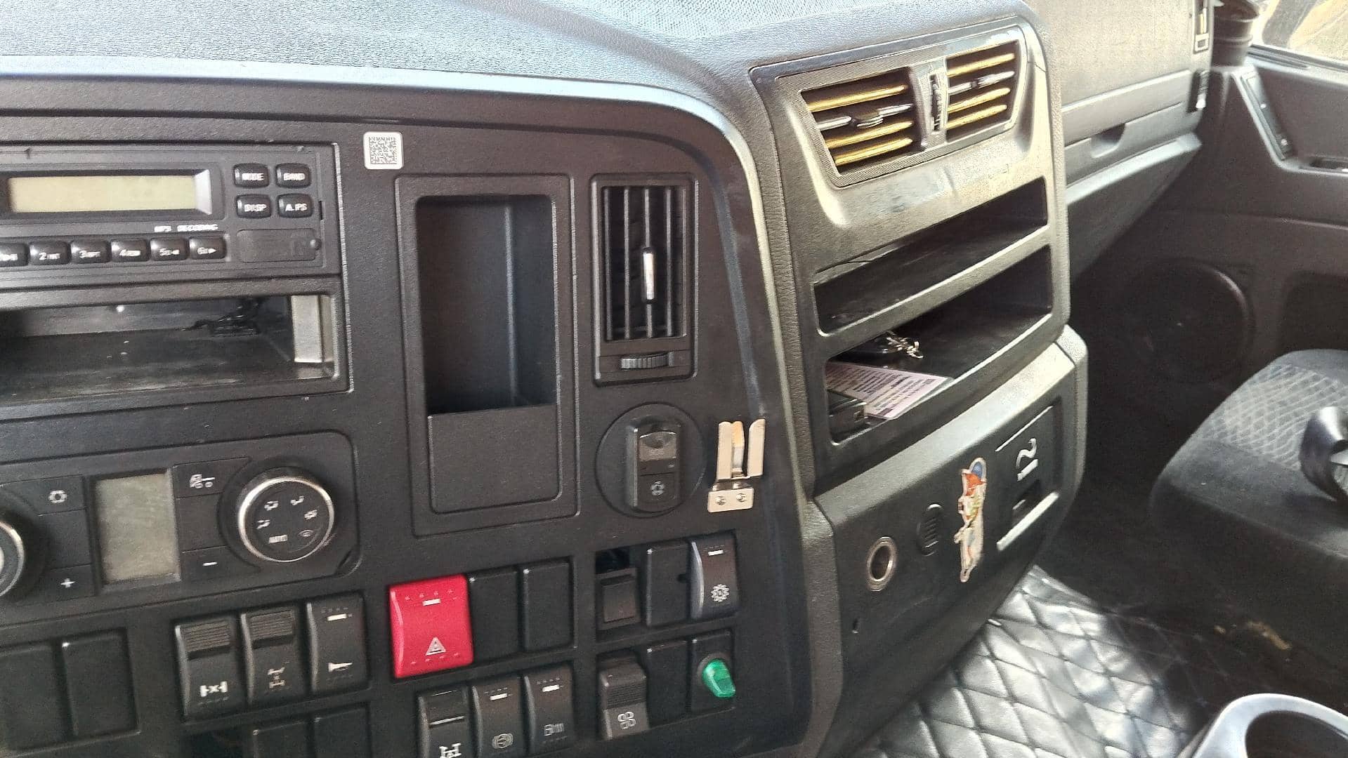 Shacman SX33186T366,  348 000 км, 2022 года в лизинг