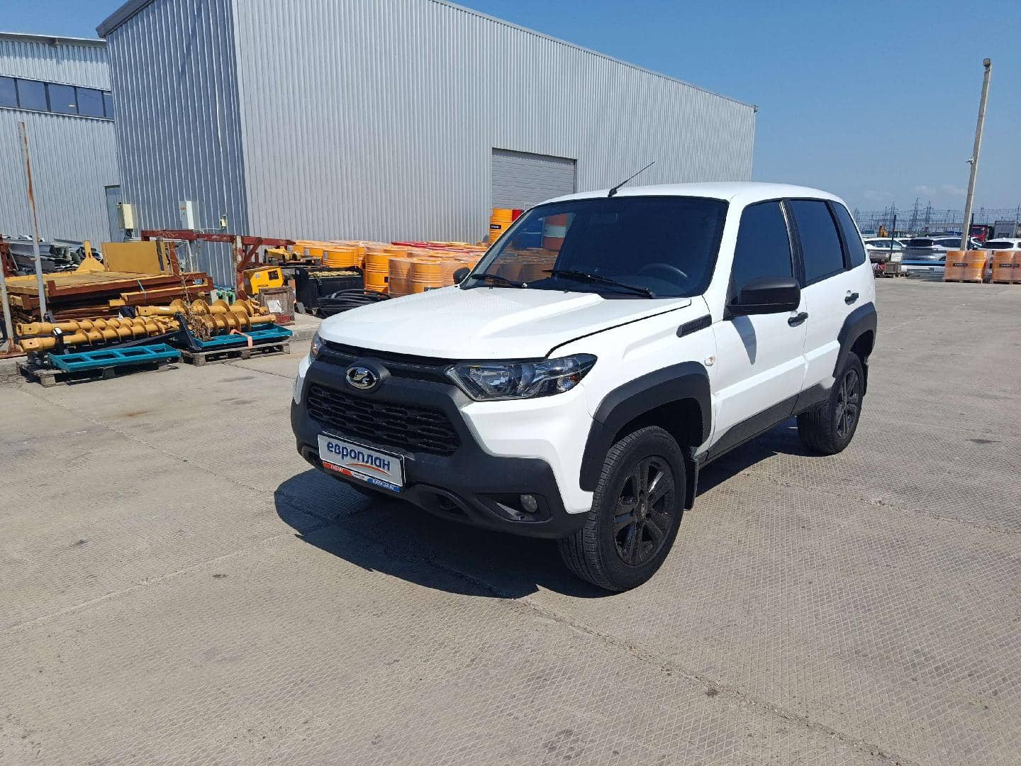 Lada Niva Travel