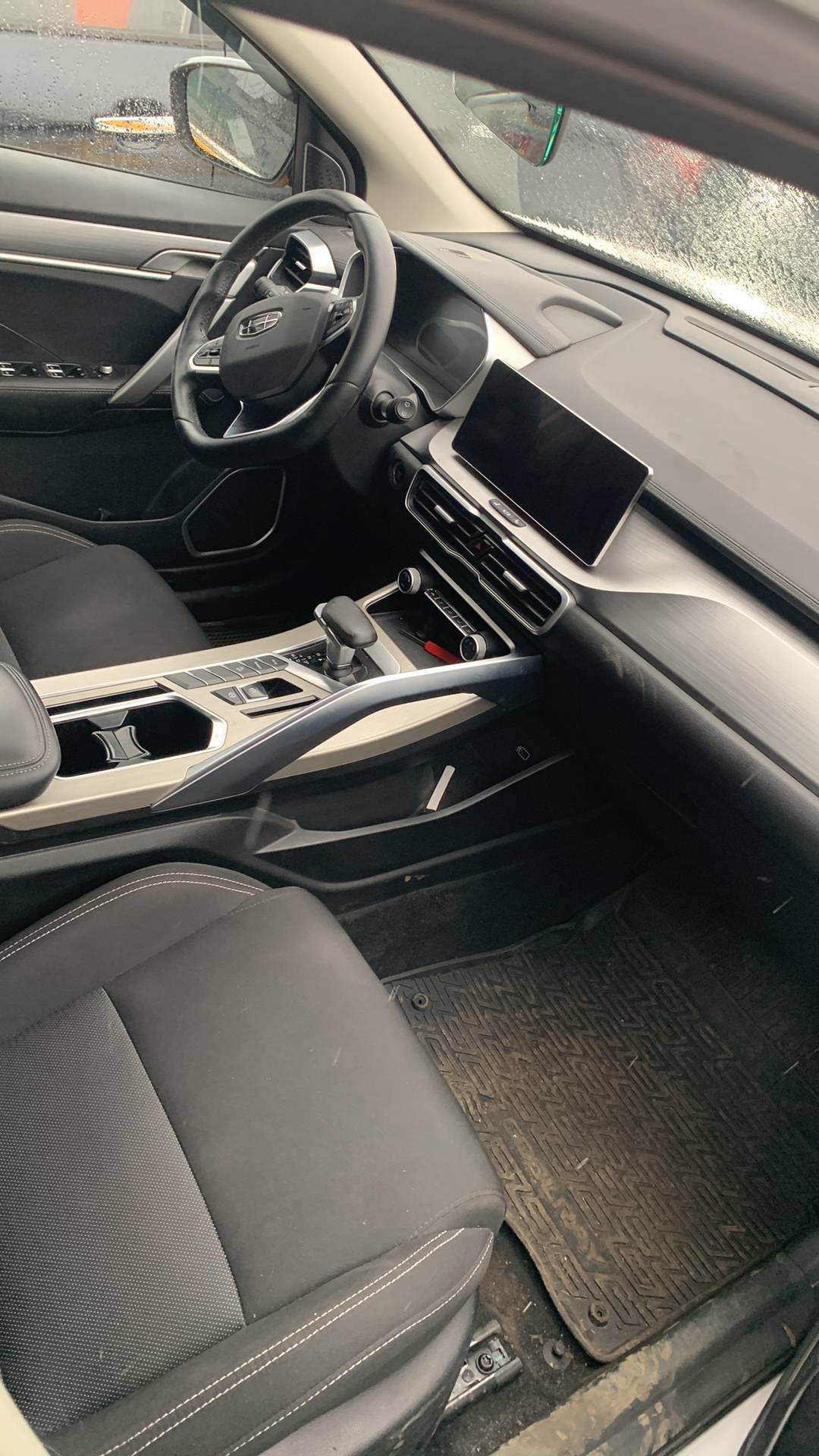 Geely Coolray,  100 000 км, 2023 года в лизинг