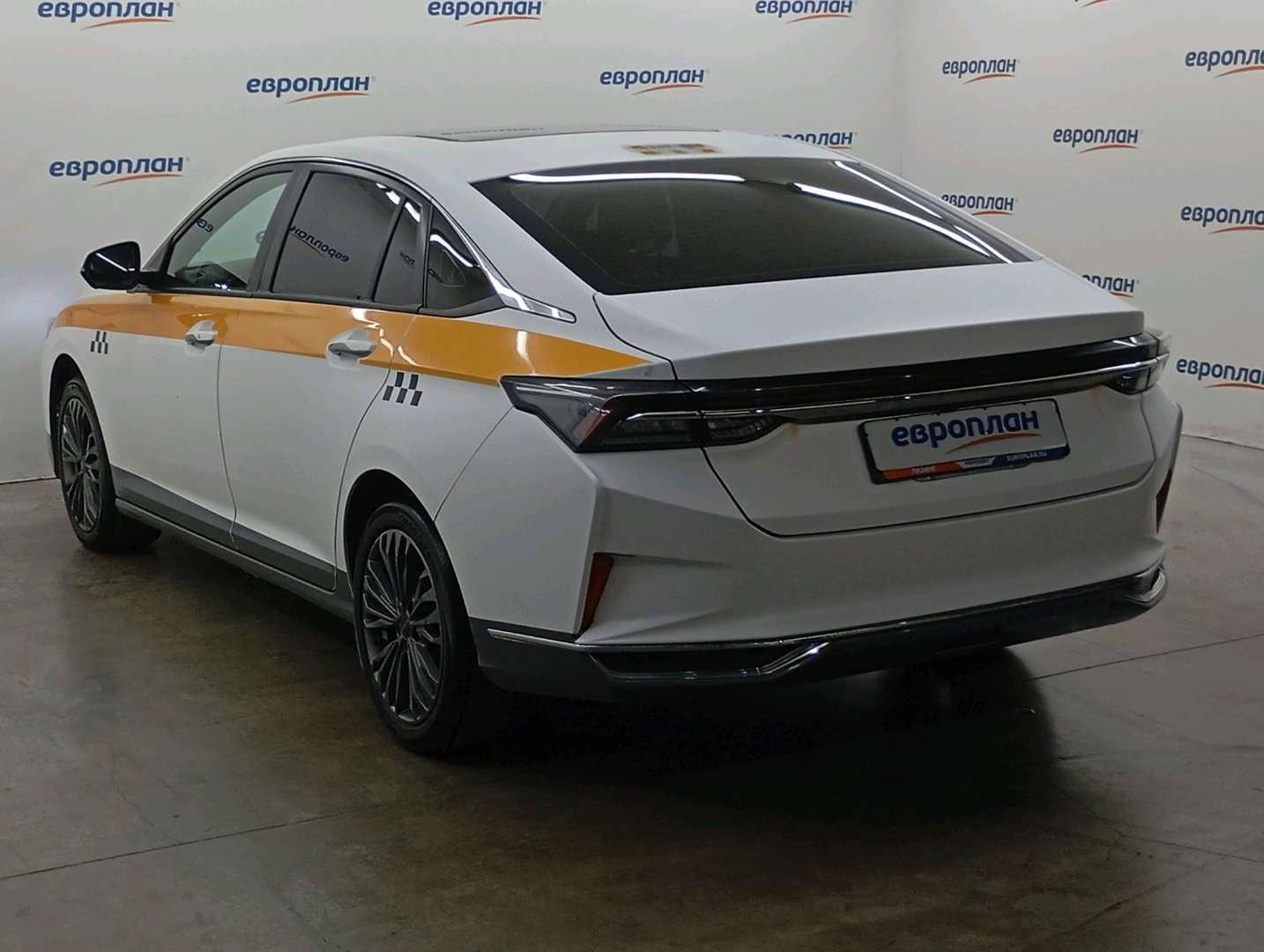 DongFeng Shine Max,  128 690 км, 2023 года в лизинг