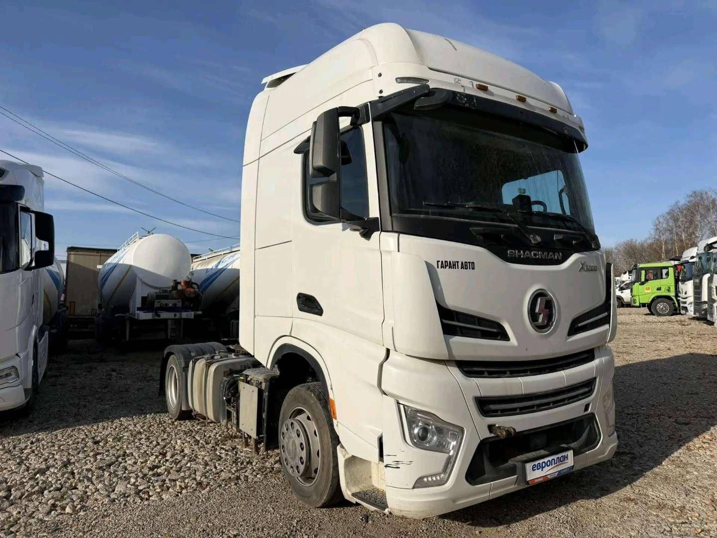 Shacman SX4188YY381