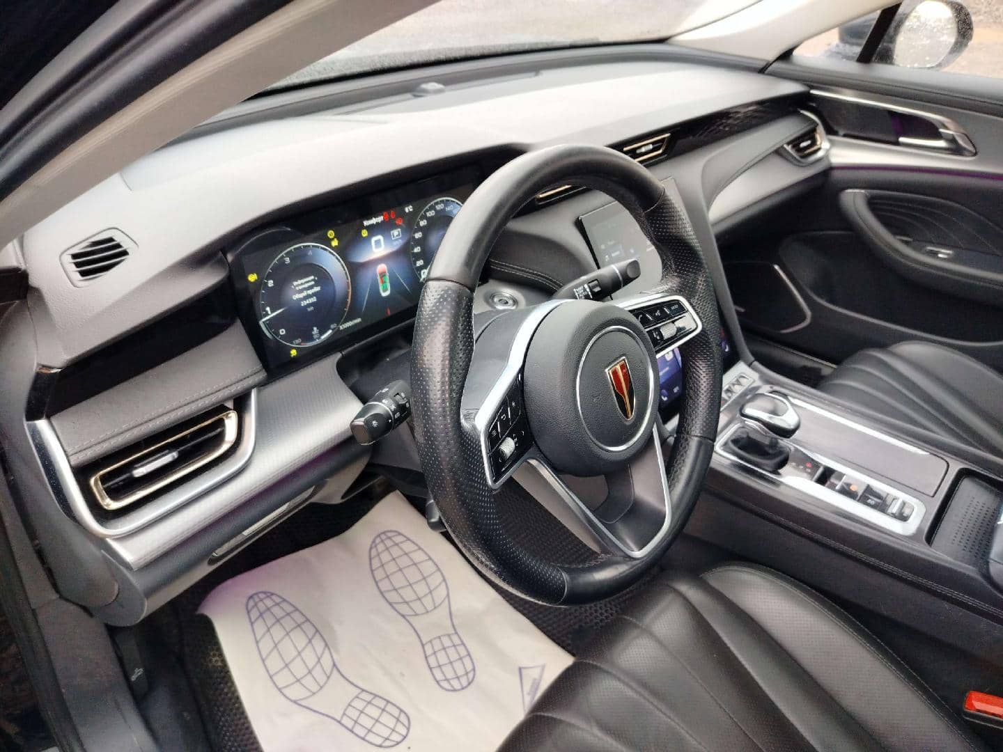 Hongqi H5,  234 352 км, 2024 года в лизинг