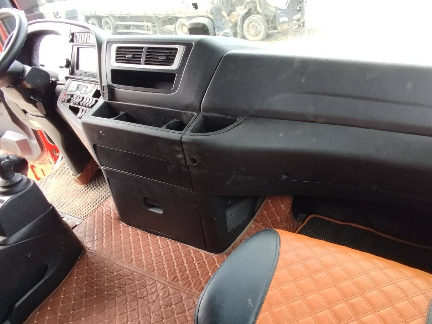 Sitrak ZZ4256V324HF1B,  107 000 км, 2023 года в лизинг