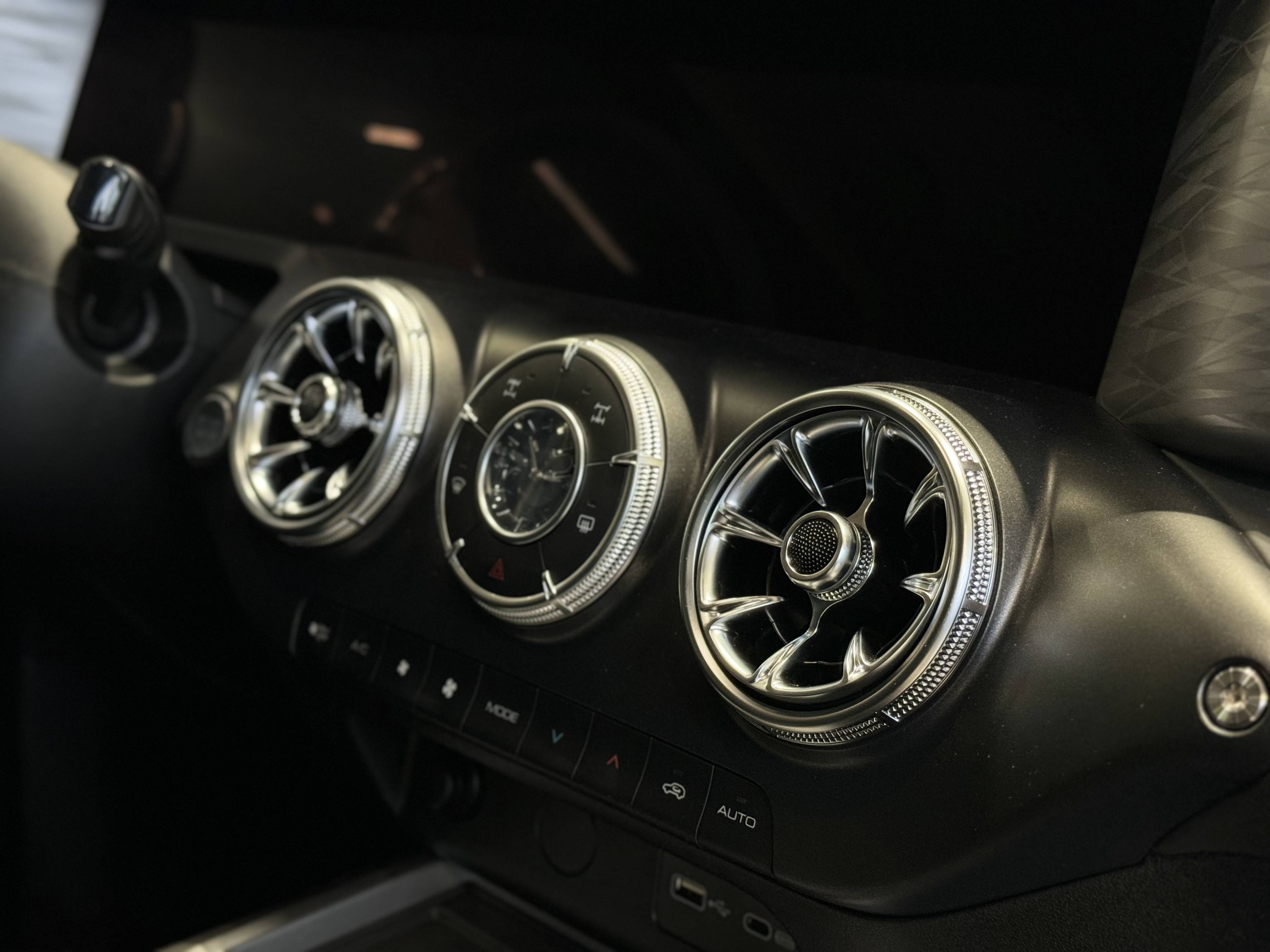 Tank 300 City Premium 2.0 8AT 4WD